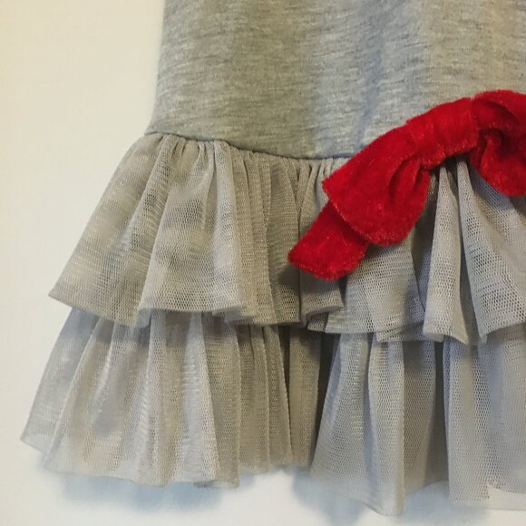 Doggy Ballet Suit With Tulle Skirt and Red Bow - Picture 4 of 13